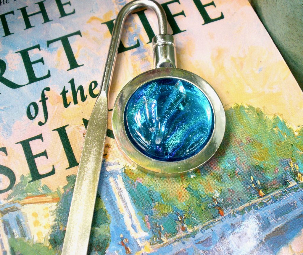 Caron Art Glass fused glass office and library bookmark cabochon la Seine turquoise blue round silver